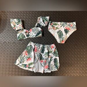 NWT women’s 3pc bikini set size medium (6)